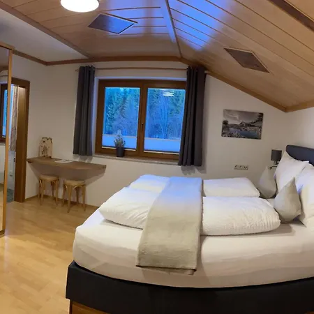 Landhaus Brugger סאלפלדן אם שטיינרן מיר