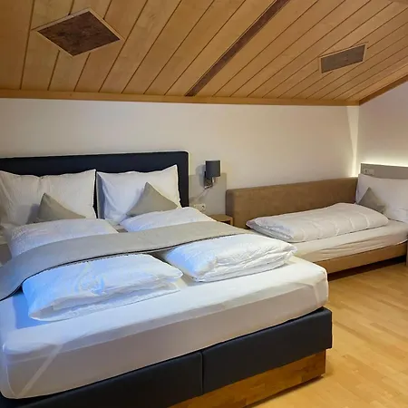Landhaus Brugger Apartment Saalfelden